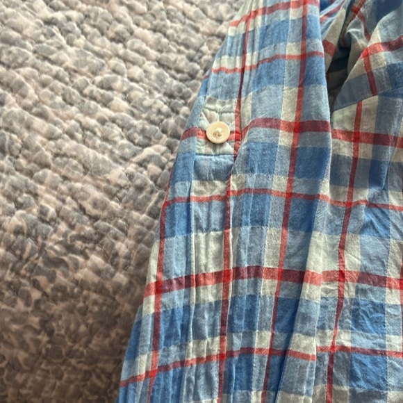 Lightweight button up - Picture 4 of 4